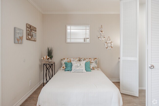 Studio - 500SF - Beach House Apartments