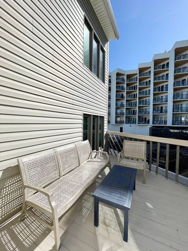 Foto del edificio - THE LANDINGS CONDOMINIUM