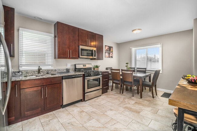 Building Photo - 3800 S Harvey Ave