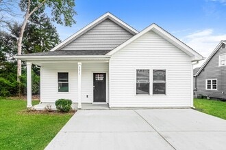 Building Photo - 3017 Celia Ave