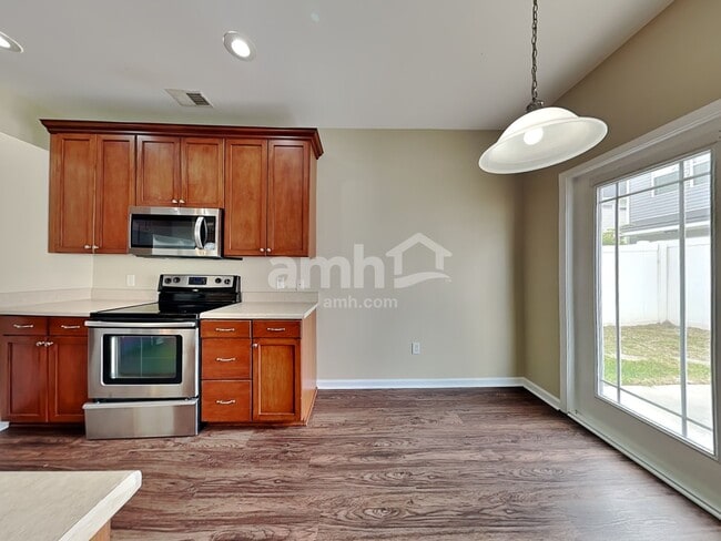 Foto del edificio - 100 Summer Hill Ct