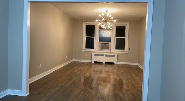 Living room - 83 W 33rd St
