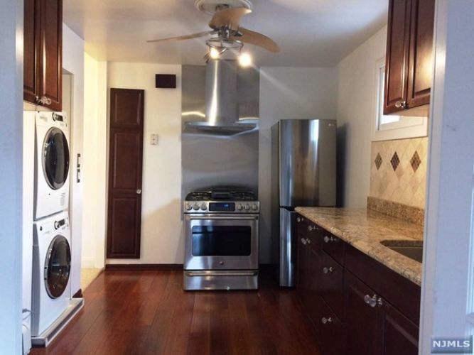 20 E Homestead Ave, Palisades Park, NJ 07650 Room for Rent in