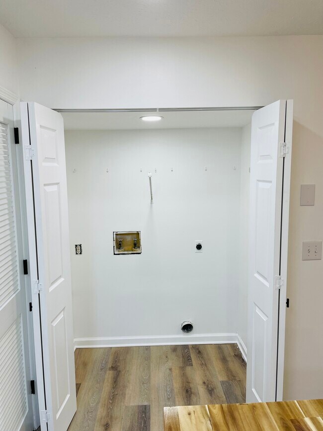 Laundry Room - 107 Thistle Ln