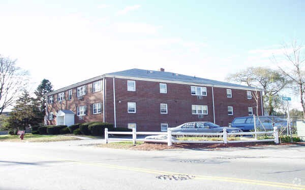 Primary Photo - 887 Varnum Ave