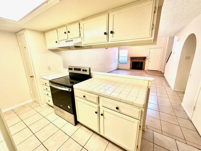 Building Photo - 5500 McPherson Rd