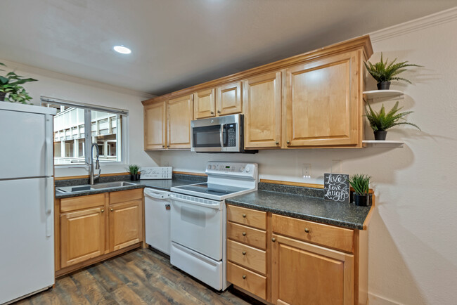 Building Photo - 14537 NE 40th St