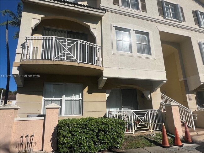 Foto del edificio - 8814 W Flagler St