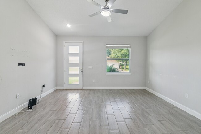 Building Photo - 969 Cambridge Ct