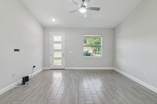 Foto del edificio - 969 Cambridge Ct