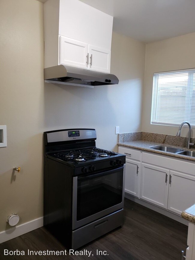 Foto del edificio - 1 br, 1 bath Apartment - 539 E Dayman Street