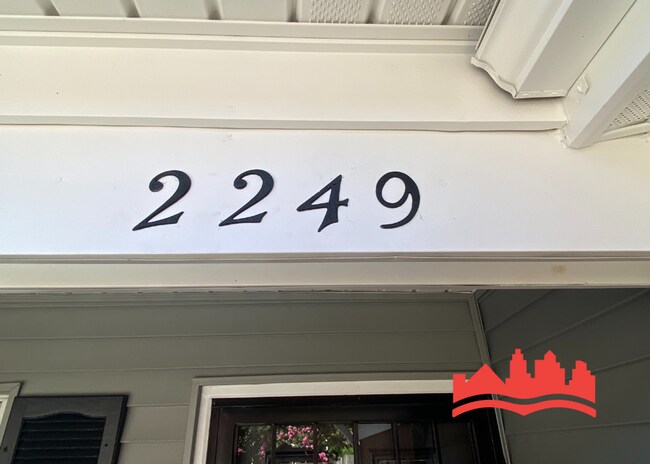 Foto del edificio - 2249 Curbertson St