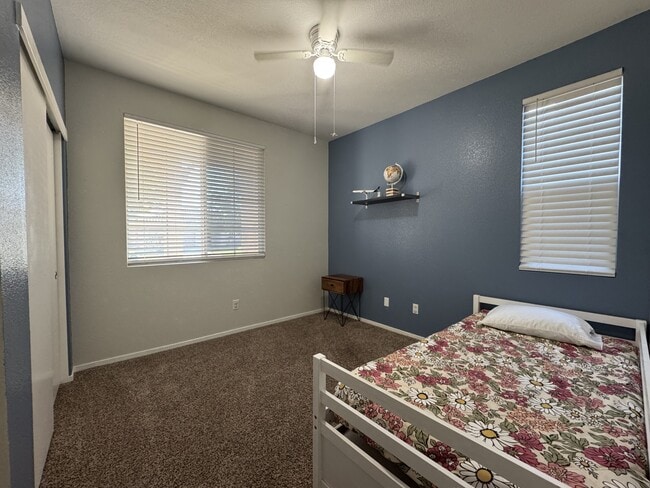 Building Photo - 5548 Ravine Ct