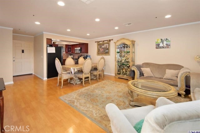 Building Photo - 1247 E Wilson Ave