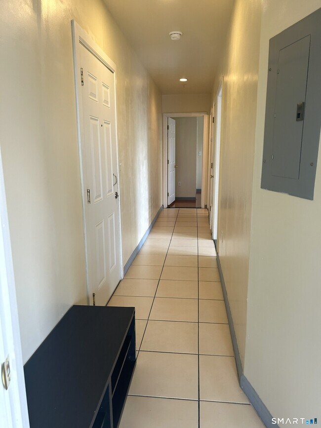 Foto del edificio - 71-73 Whitney Ave