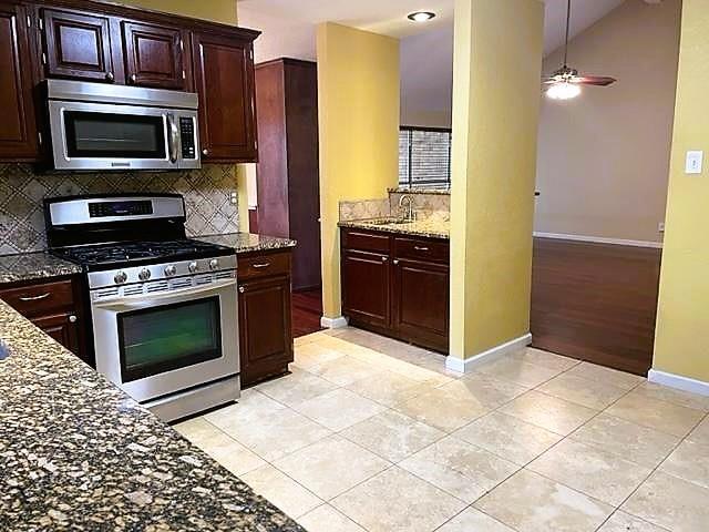 Foto del edificio - 7006 Hawaii Ln