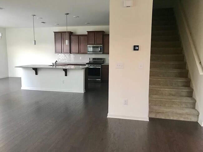 Foto del edificio - Room in 5 Bedroom Home at Reunion Creek Pwky