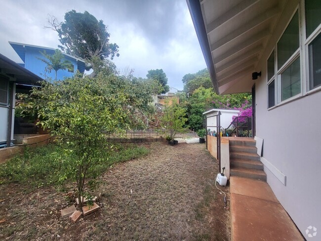 Building Photo - 774 Puu Hina Pl
