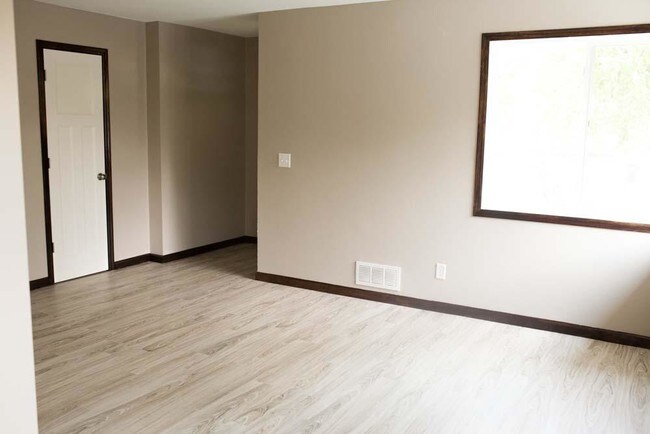 Foto del edificio - 3 bedroom in Fridley MN