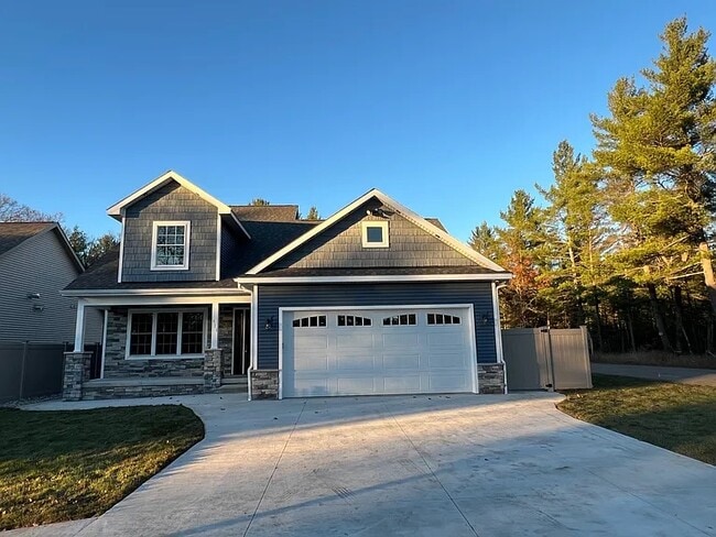 Building Photo - 411 Knight St Building Photo - 411 Knight St