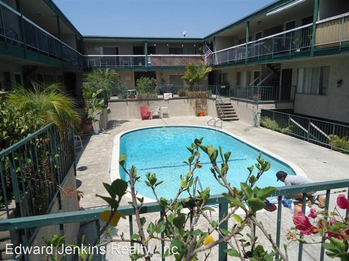 Primary Photo - 4141 Rosecrans Ave