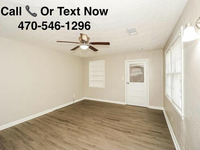 Foto del edificio - 2437 Pye Ave