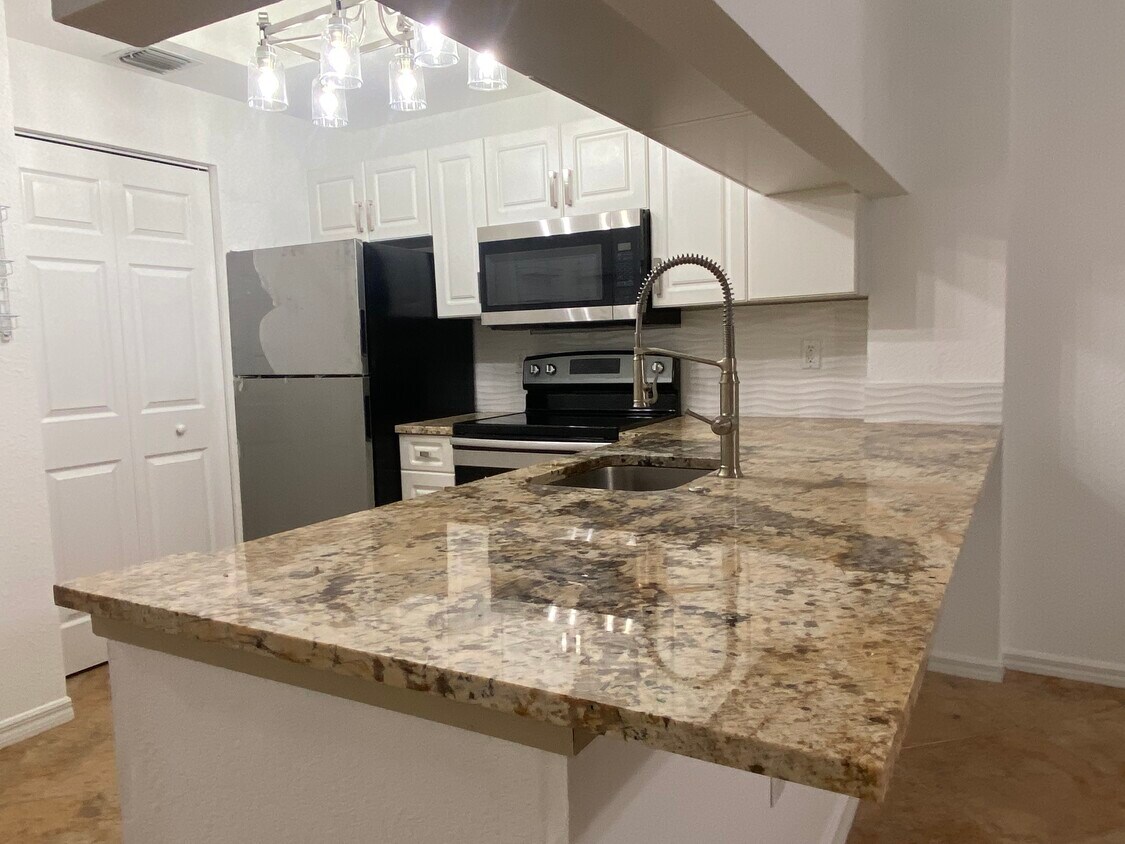 Foto principal - 2807 Veronia Dr