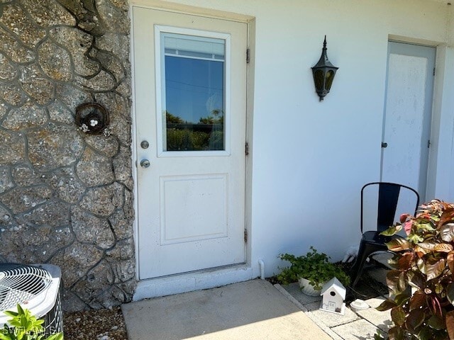 Building Photo - 330 Kon Tiki Dr
