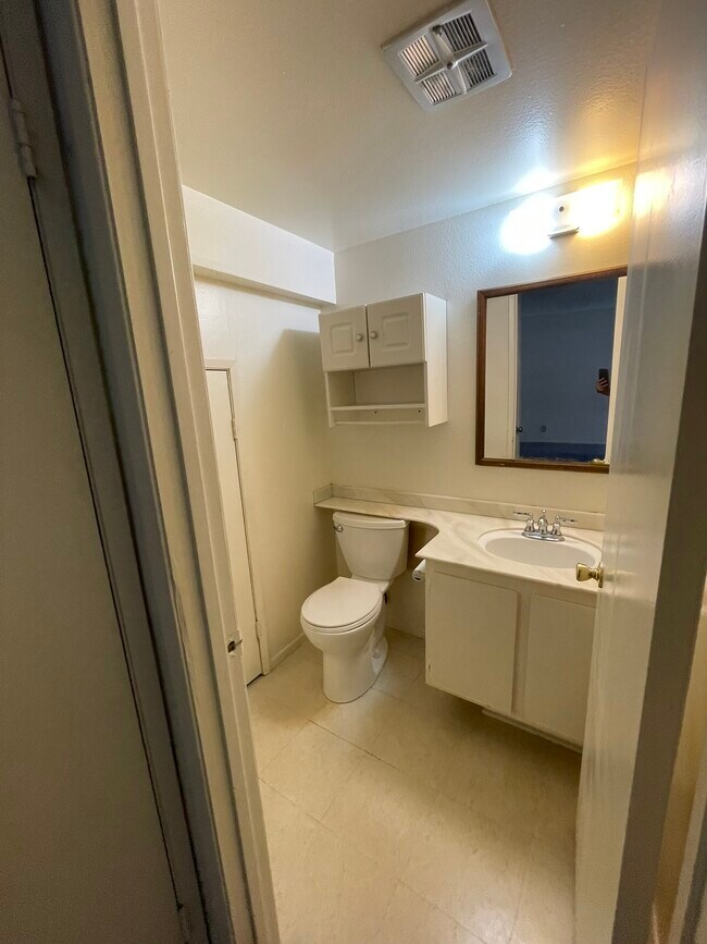 Building Photo - 3431 Highwood Ct