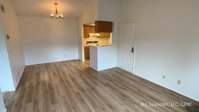 Foto del edificio - 914 Tenderfoot Hill Rd