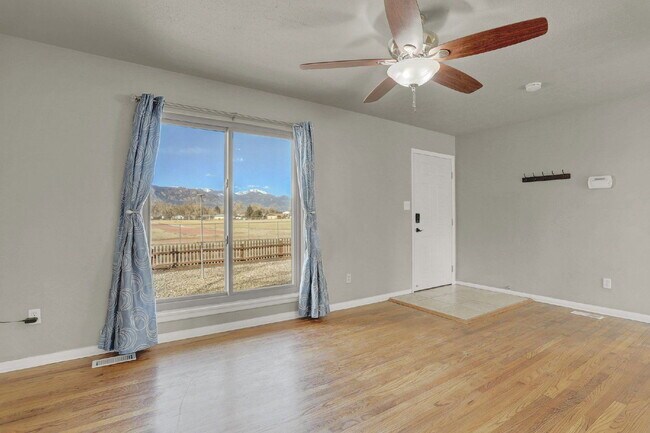 Foto del edificio - 13 N Dartmouth St