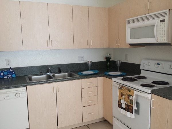 Building Photo - 2801 Riverside Drive Unit 108S