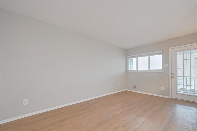 Building Photo - 1802 Fairview St