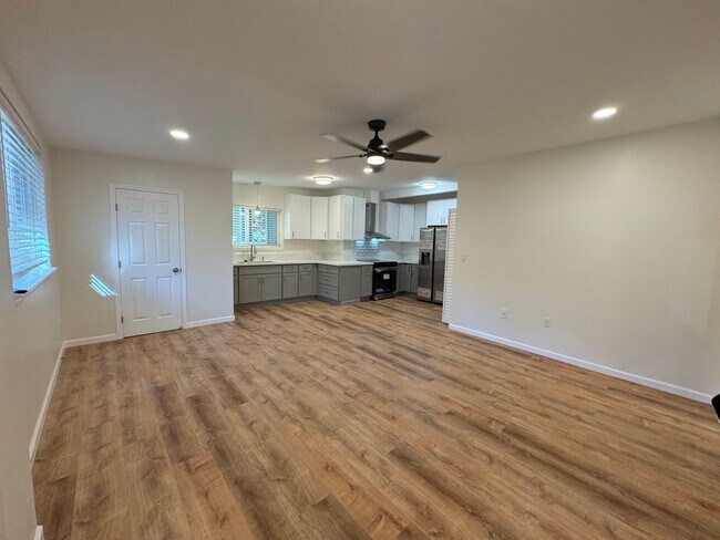 Living Rm - 98-026 Kuleana Pl