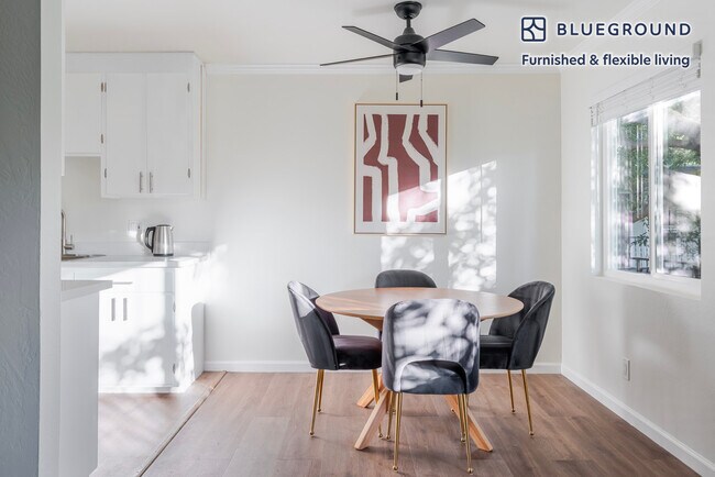 Foto del edificio - 245 Bush St