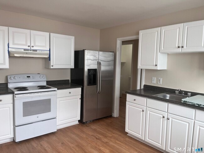 Foto del edificio - 246 Elm St