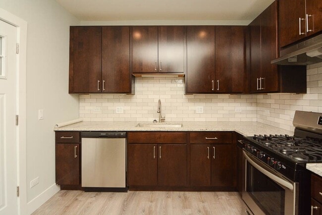 Building Photo - 1147 Maple Ave