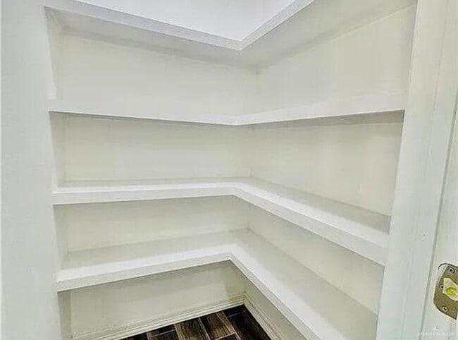 Building Photo - 2304 E Tamarindo Ave