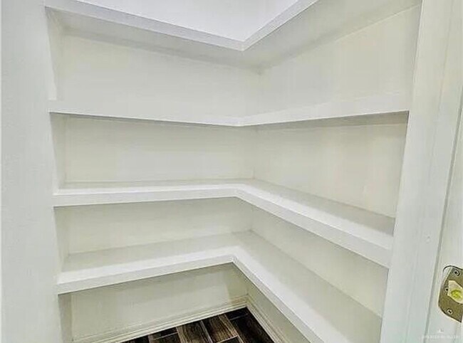 Foto del edificio - 2304 E Tamarindo Ave