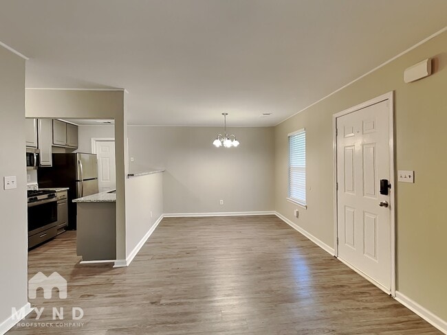 Building Photo - 129 Poplar Pointe Terrace