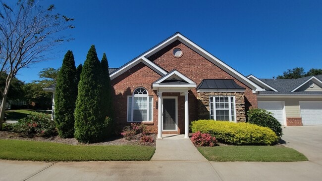 Building Photo - 905 Somerton Pl