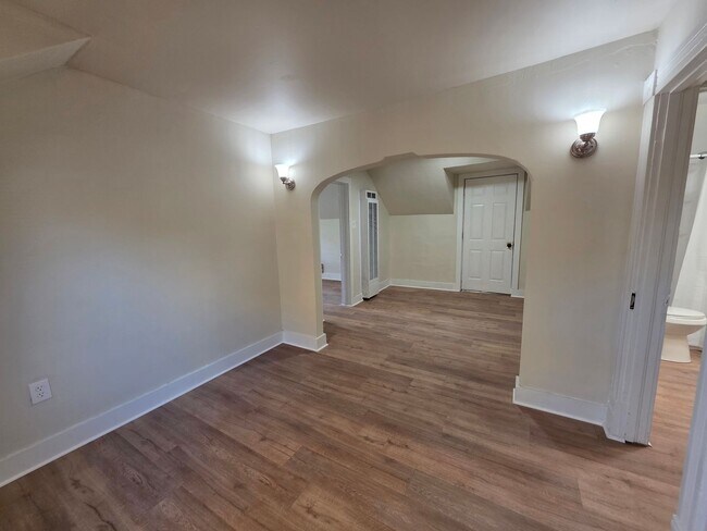 Foto del edificio - 124 S Lake St