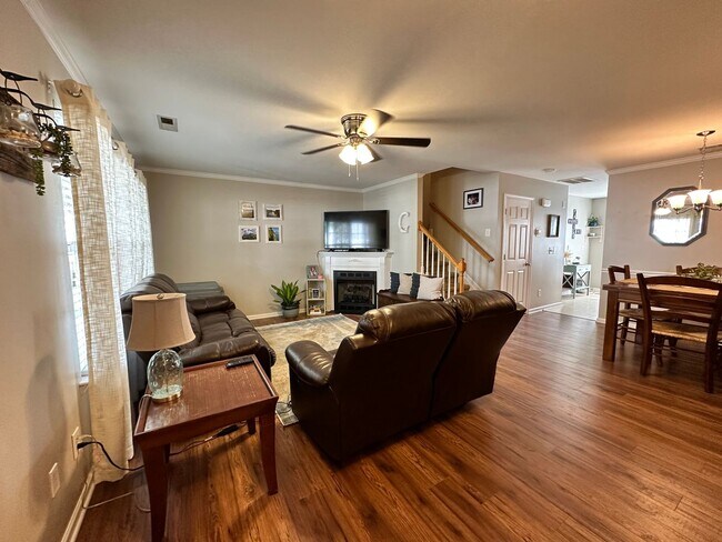 Foto del edificio - 596 Greenway Dr