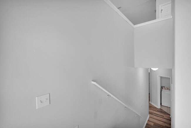 Building Photo - **Hurry In Price Won't Last Long**