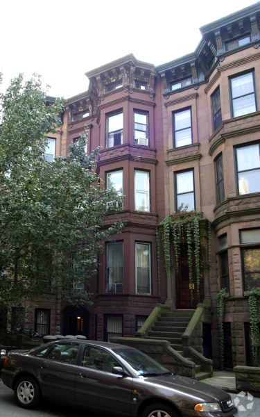 Building Photo - 859 President St