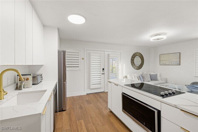 Foto del edificio - 175 5th Ave S