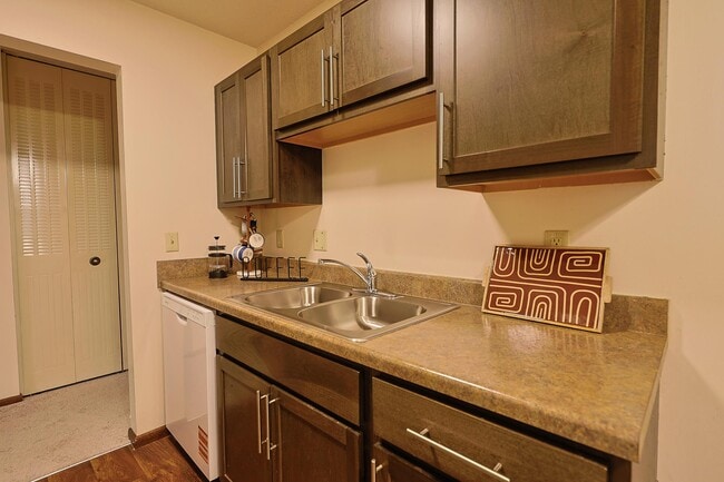 Building Photo - Chelsea Park