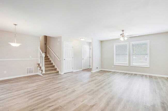 Foto del edificio - 556 Lakeridge Dr Se
