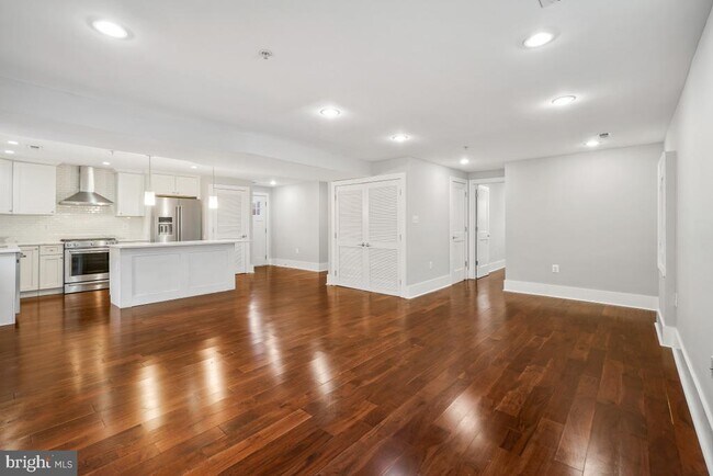 Foto del edificio - 837 Shepherd St NW