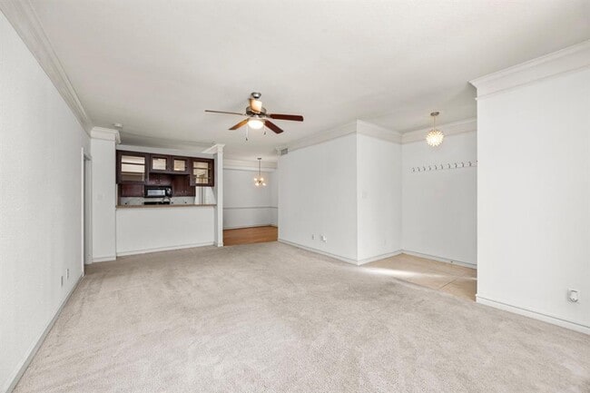 Building Photo - 2700 Revere St